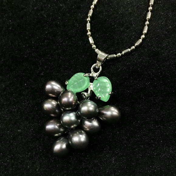 Gatsby Style Pearl Pendant - Picture 2 of 8